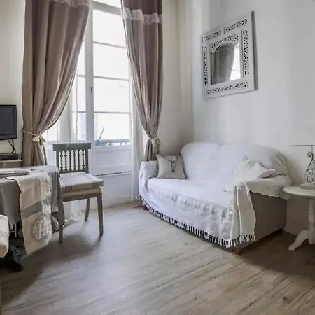 La Belle Du Marais *