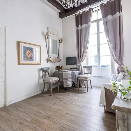 Appartement La Belle Du Marais *