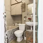 La Belle Du Marais باريس