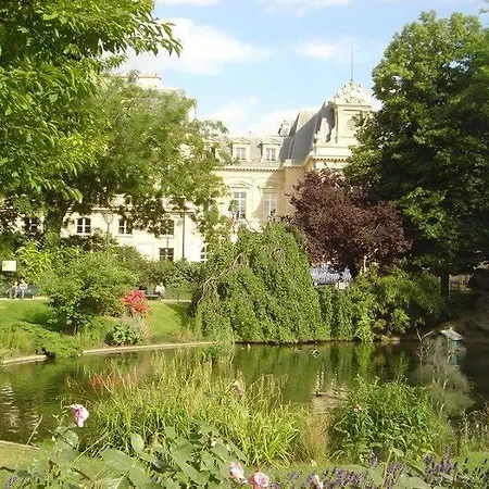 La Belle Du Marais